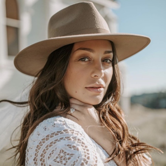 Accessories - Light Taupe Wide Brim Grosgrain Band Panama Hat